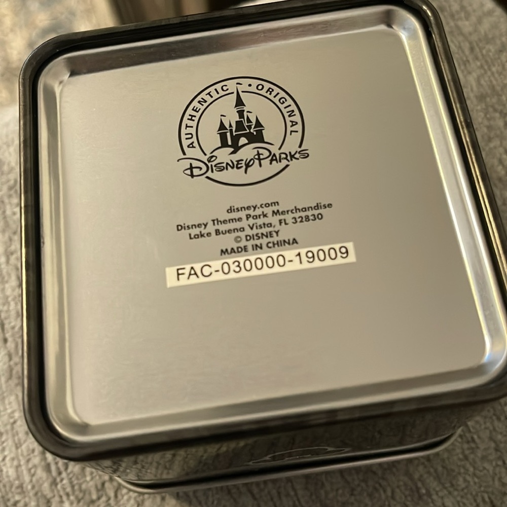 Mens Disney watch, new in box - Picture 5 of 5